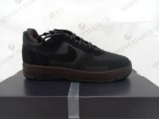 BOXED PAIR OF NIKE AIR FORCE 1 IN BLACK - UK 6