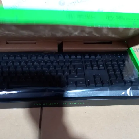 CYNOSA LITE ESSENTIAL GAMING KEYBOARD