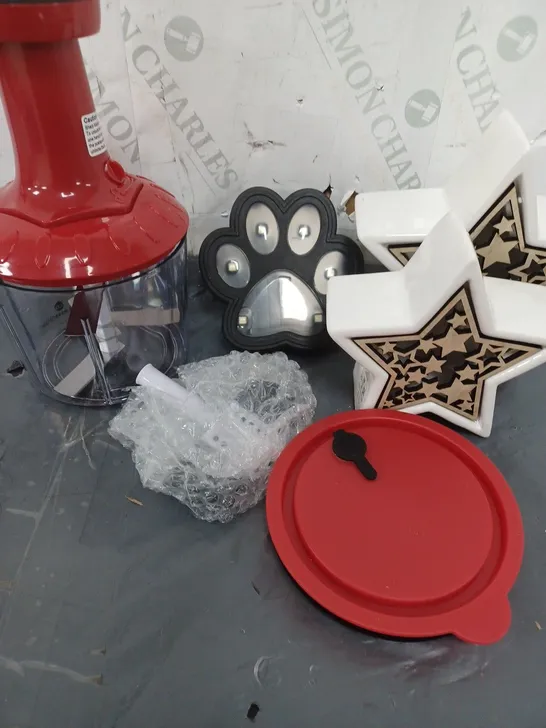 APPROXIMATELY 10 ASSORTED HOUSE HOLD ITEMS  TO INCLUDE BLENDER - TEALIGHTS HOLDER - PET PAWS LIGHTS / COLLECTION ONLY 