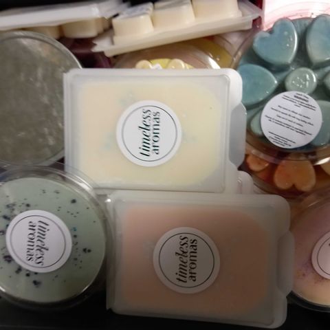 LOT OF APPROXIMATELY 20 ASSORTED CANDLES & WAX MELTS