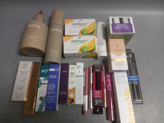 LOT OF APPROXIMATELY 20 ASSORTED HEALTH AND BEAUTY ITEMS TO INCLUDE PAULAS CHOICE SMOOTHING TREATMENT, TAMAAR FACE OIL, CLINIQUE REPAIR CREAM AND E.L.F. MASCARA