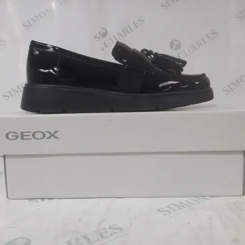 BOXED PAIR OF GEOX RESPIRA LOAFERS IN GLOSSY BLACK UK SIZE 5