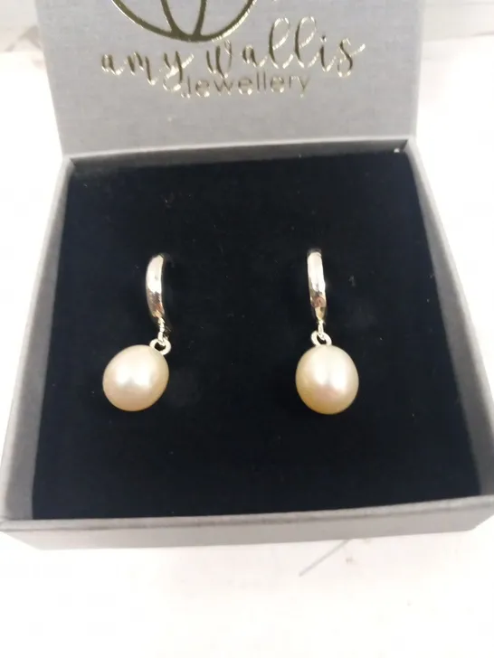 BOXED AMY WALLIS DROP EARRINGS