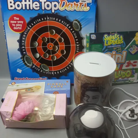 LOT OF 6 ASSORTED ITEMS TO INCLUDE MAGNETIC DART BOARD, MONEY BOX AND PINBALL GAME