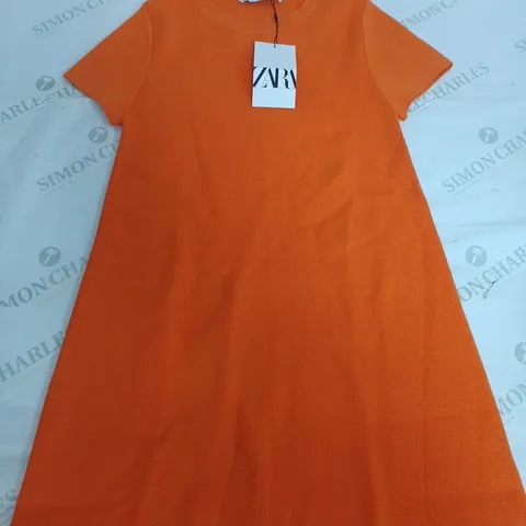 ZARA ORANGE STRETCH SHORT SLEEVE DRESS IN ORANGE - XS