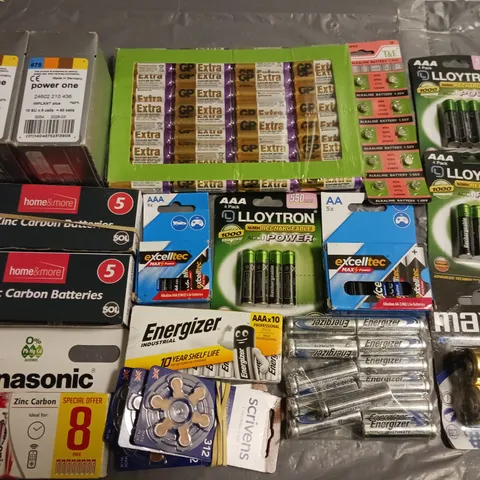 LOT OF ASSORTED BATTERIES TO INCLUDE LLOYTRON, MAXELL, PANASONIC AND RAYOVAC