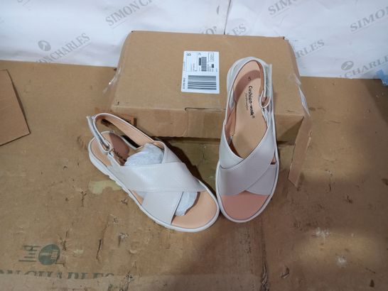 BOXED PAIR OF CUSHION-WALK SANDALS SIZE 5E