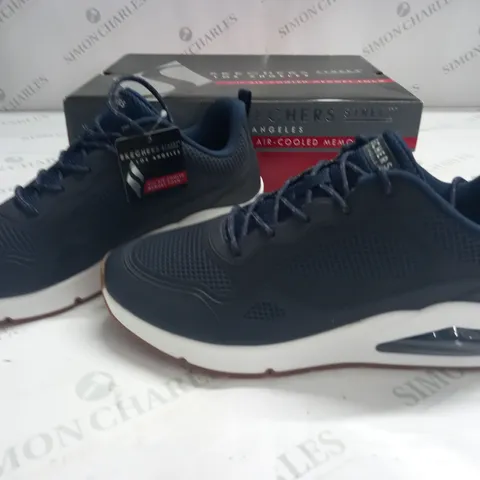 BOXED PAIR OF SKECHERS AIR COOLED MEMORY FOAM TRAINERS IN NAVY - 11