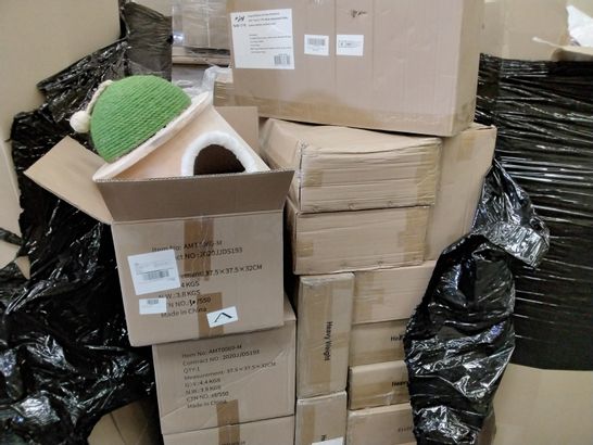 PALLET OF BOXED ITEMS, INCLUDING BALLOON ARCH KITS, CAT HOUSES