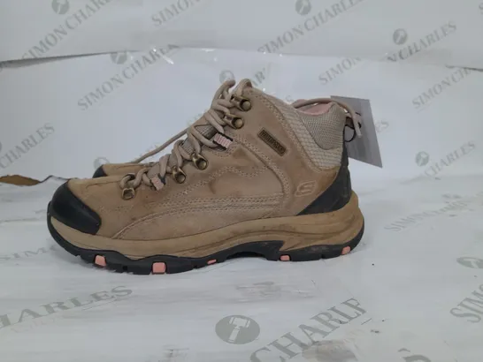 SKECHERS ALPINE WATERPROOF BOOT IN NATURAL SIZE 4.5