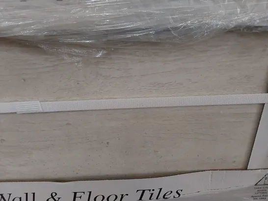 PALLET CONTAINING 40 CARTONS OF JOHNSONS SHERWOOD HAZE TILES - 5 PER PACK / 597X297X10MM