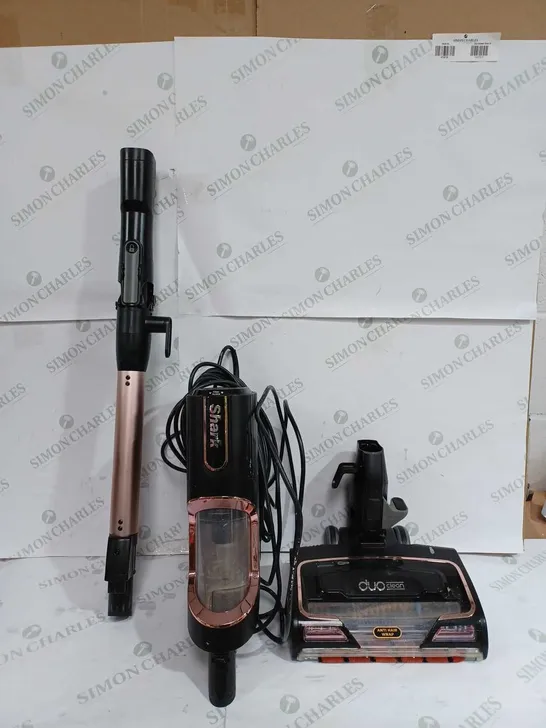 SHARK CORDED STICK VACUUM HZ500UKT