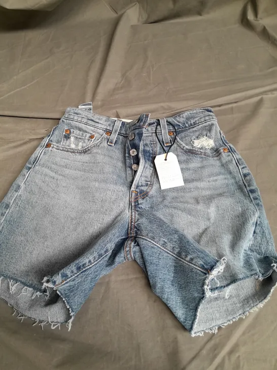 LEVI 501 SHORTS 25