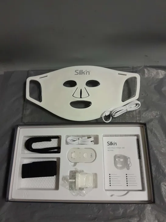 BOXED SILK'N LED FACE MASK 100 ANTI-AGEING AND REDUCTION OF SKIN IMPERFECTIONS