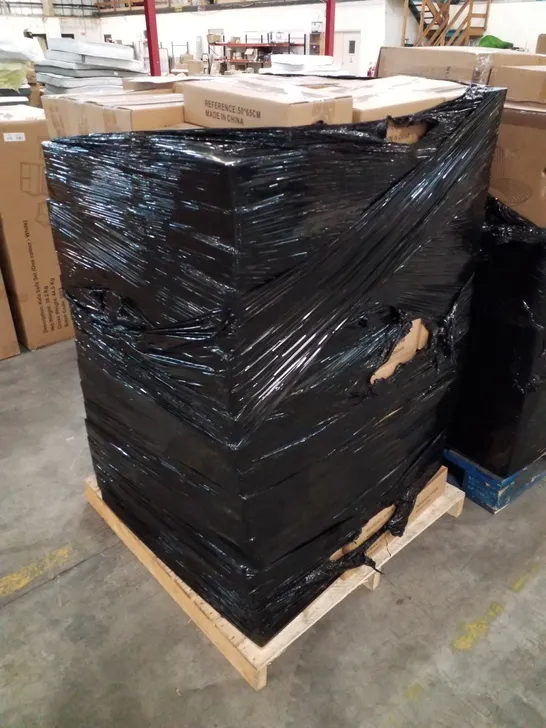 PALLET CONTAINING APPROXIMATELY 146 50×90CM PET COOLING MATS & 88 50×65CM PET COOLING MATS