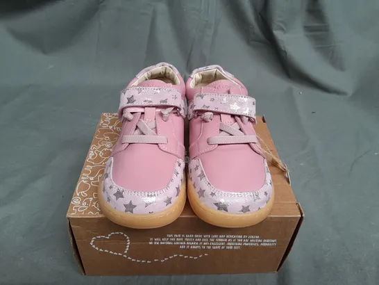 BOXED PAIR OF ZEAZOO HUSKY PINK VELCRO SHOES SIZE 29