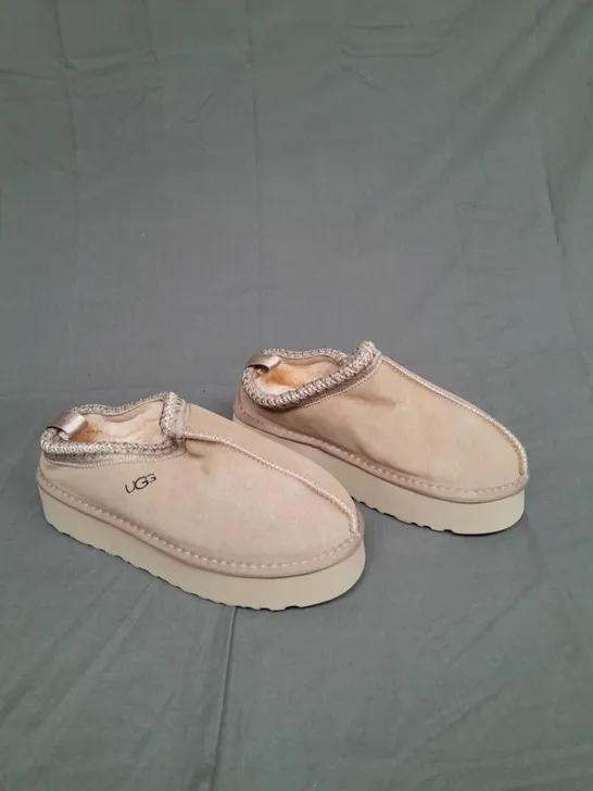 UNBOXED PAIR OF UGG TREADLIGHT BROWN SIZE 39