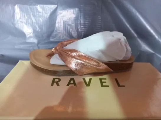 BOXED RAVEL GLADE METAL COMB LEATHER SUMMER SIZE 3