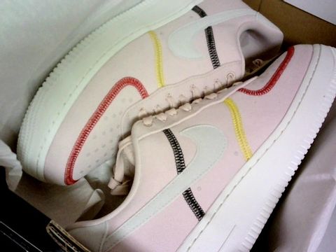 NIKE AIRFORCE 1 SALTED RED/PHOTON DUST SIZE 6.5