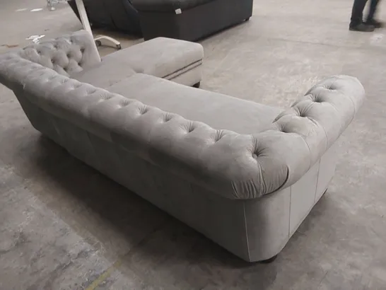 DESIGNER CHESTERFIELD STYLE CHAISE SOFA IN SILVER VELVET