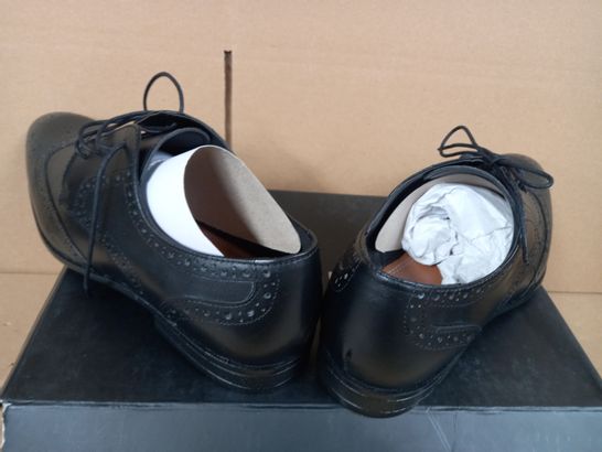 BOXED PAIR OF TOPMAN LEATHER SHOES IN BLACK SIZE 9