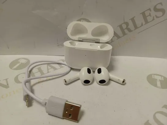 TRUE WIRELESS BLUETOOTH EARBUDS - WHITE