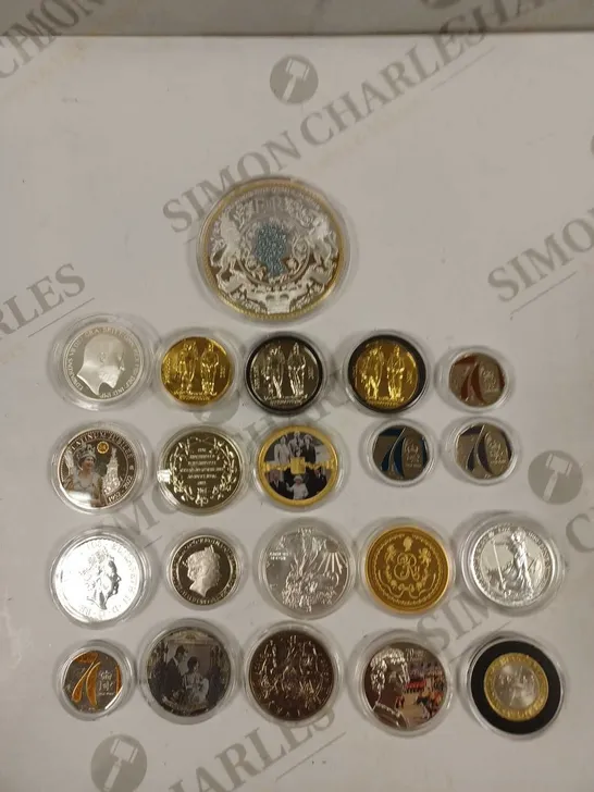 LOT TO CONTAIN 21 X ASSORTED COMMEMORATIVE BRITISH COIN, DESIGNS VARY 