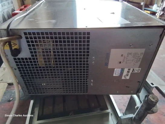 FOLLETT COMPRESSED ICE MAKER MACHINE Model WCF712-A