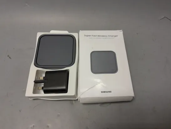 BOXED SAMSUNG SUPERFAST WIRELESS CHARGER 