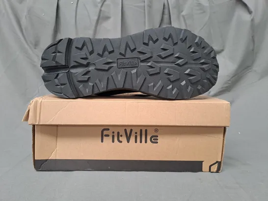 BOXED PAIR OF FITVILLE ALL TRACTION TRAIL RUNNING SHOES IN BLACK UK SIZE 11