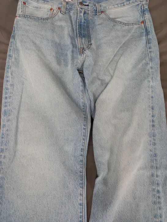 LEVI'S 551 STRAIGHT LEG JEANS IN BLUE SIZE 34/34