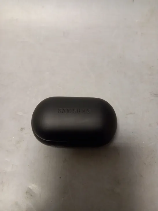 SAMSUNG CHARGING EAR BUDS CASE ( NO EARPHONES )