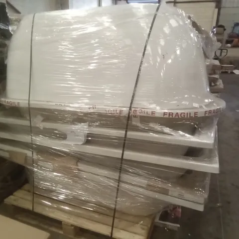 PALLET OF APPROXIMATELY 7 BATHS