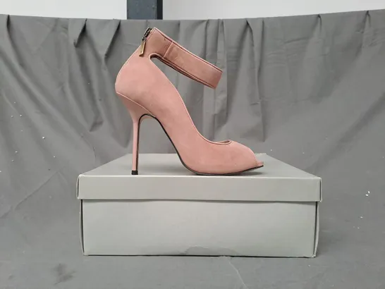 BOXED PAIR OF CARVELA BY KURT GEIGER PEEP TOE HIGH HEEL SHOES IN PINK EU SIZE 39