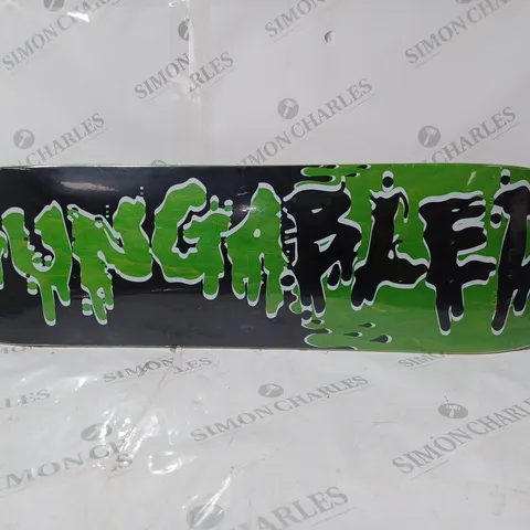 BUNGABLED 2-TONE SKATEBOARD DECK IN GREEN/BLACK