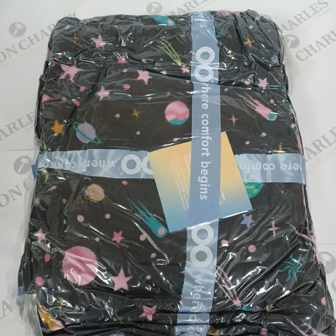 THE OODIE HOODED FLEECE LINED GALAXY BLANKET IN BLACK 