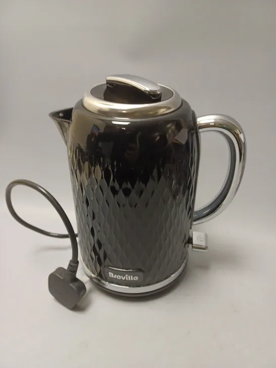 BOXED BREVILLE CURVE COLLECTION KETTLE IN BLACK RRP £39