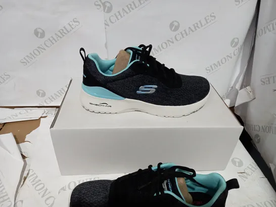 BOXED PAIR OF SKETCHERS BLACK/GREEN TRAINERS - SIZE 4