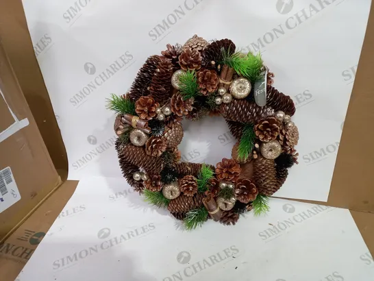 FESTIVE WREATH 