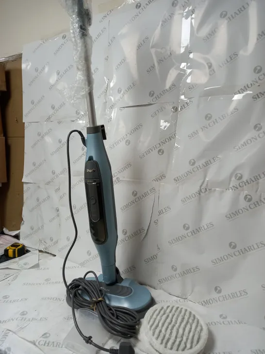 SHARK STEM & SCRUB - AUTOMATIC STEAM MOP