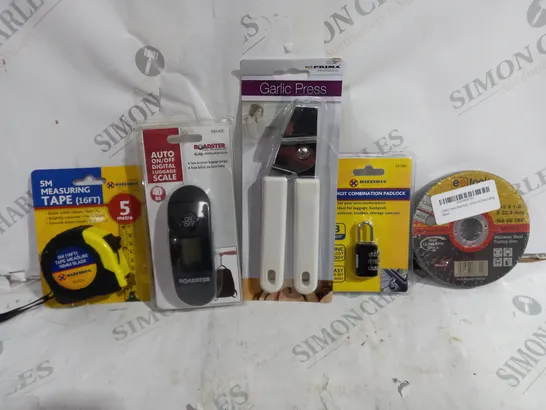 BOX OF APPROXIMATELY 10 ASSORTED ITEMS TO INCLUDE - TAPE MEASURING - MARKSMAN COMBINATION PADLOCK - GARLIC PRESS ECT