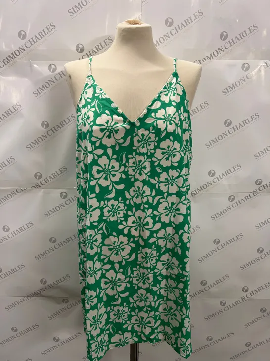 MONKI TAGGED FLORAL PRINT MINI DRESS IN GREEN SIZE 12