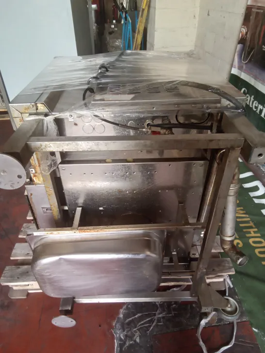 COMMERCIAL SINGLE BKI UNDERCOUNTER OVEN 