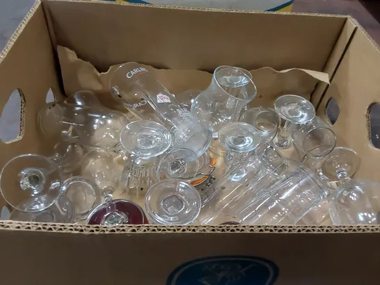 BOX OF ASSORTED GLASSWARE PRODUCTS TO INCLUDE: WINE GLASSES, TALL DRINKS GLASSES, BEER GLASSES ECT - QUANTITY UNSPECIFIED 