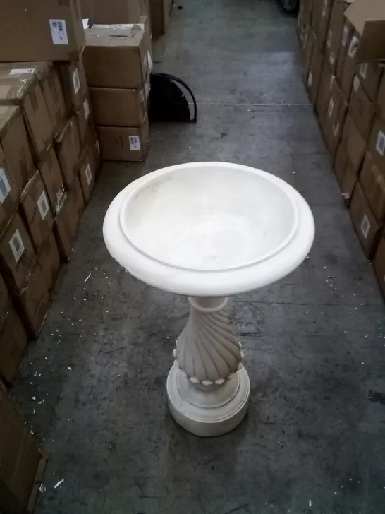 BOXED BIRD BATH