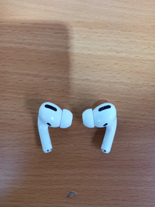 APPLE AIRPODS PRO