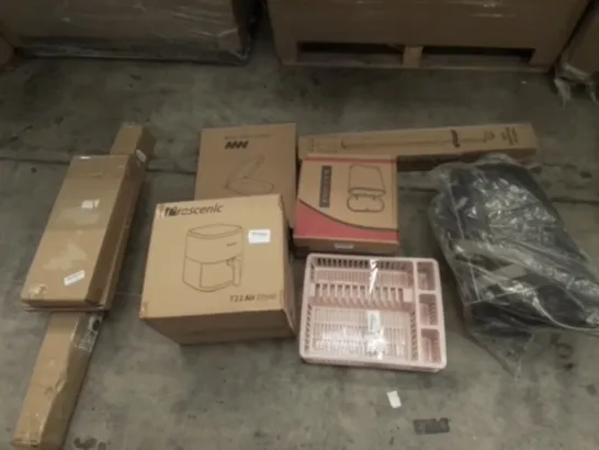 PALLET OF UNPROCESSED ITEMS TO INCLUDE MUTE SEAT COVER, RETRACTABLE GATE, AND T22 AIR FRYER