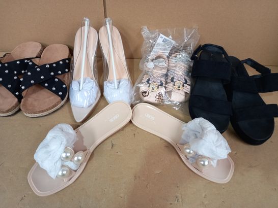 BOX OF APPROXIMATELY 5 ASSORTED PAIRS OF FOOTWEAR ITEMS TO INCLUDE STUDDED FAUX SUEDE SANDALS IN BLACK EU SIZE 36, CLEAR HEELS UK SIZE 5, PEARL EFFECT SANDALS UK SIZE 6, ETC