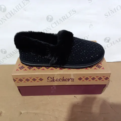 BOXED PAIR OF SKECHERS - SIZE 3.5