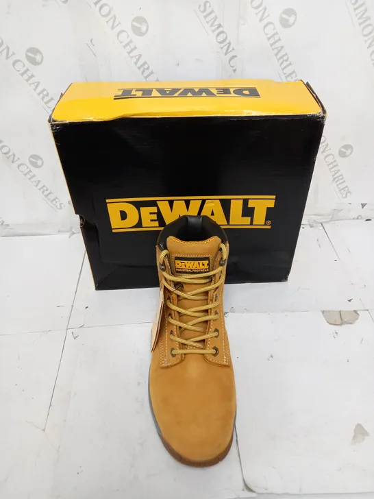 BOXED PAIR OF DEWALT STEEL TOE INDUSTRIAL BOOT SIZE UK 7